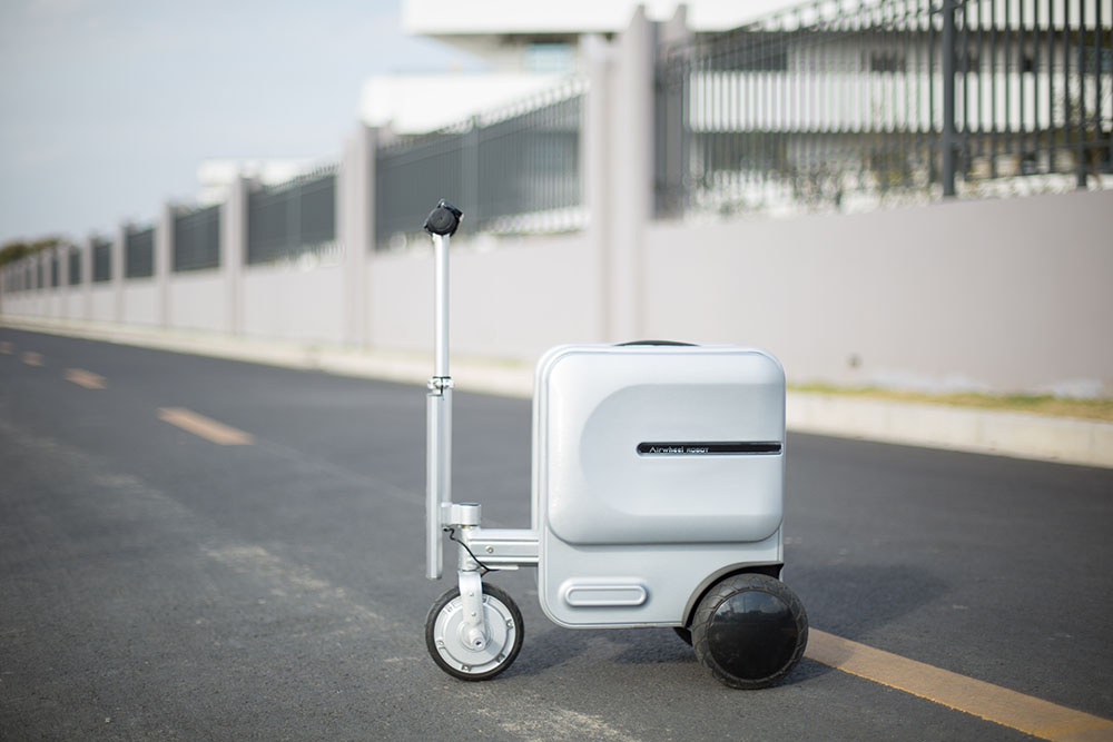 Airwheel SE3 electric luggage