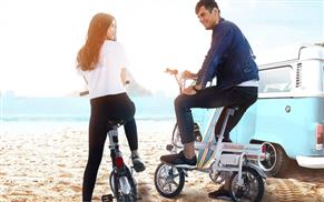 Airwheel R6 electric assist bicycle