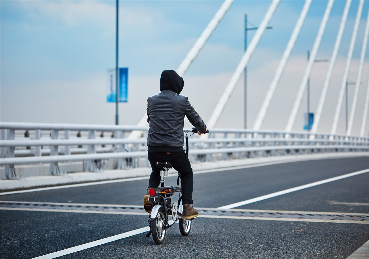 Airwheel R6 Intelligent assist bike