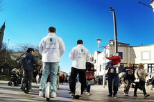 Airwheel twin-wheel scooter recently launched a two-day-long riding show in the streets of British cities.