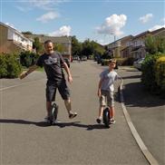 Airwheel Družina skupaj: Airwheel je zabaven! ‪#‎Airwheel‬ ‪#‎TopWheels‬ ‪#‎BodiKul‬ - TopWheels